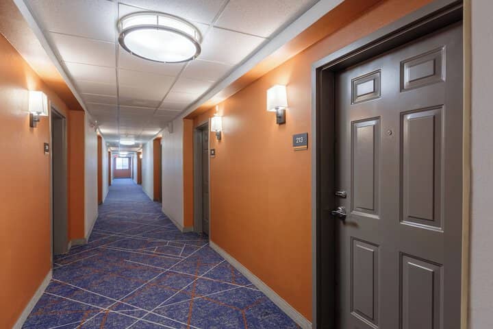 Ballroom/Hall 31 of 48