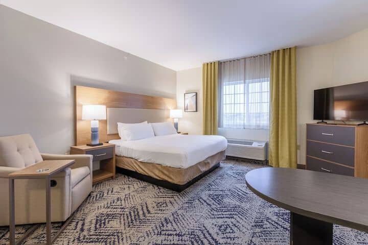 Room 8 of 48