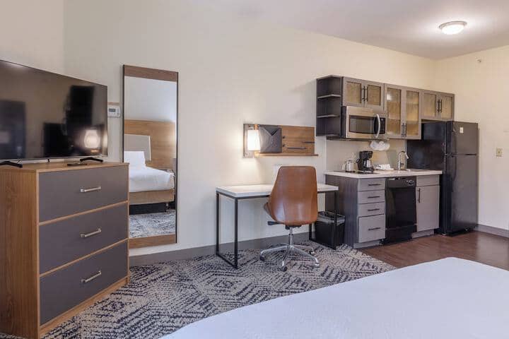 Room 9 of 48