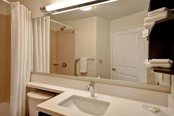 Room 10 of 23