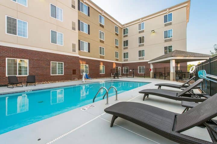 Pool 23 of 41